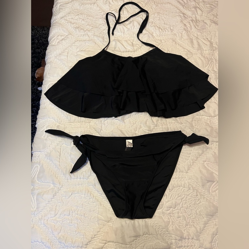 Black swim two piece